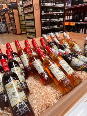 Troussepinète – Lise Baccara collection from Vendée Troussepinète French aperitif from Lise Baccara’s collection in the French region of Vendée